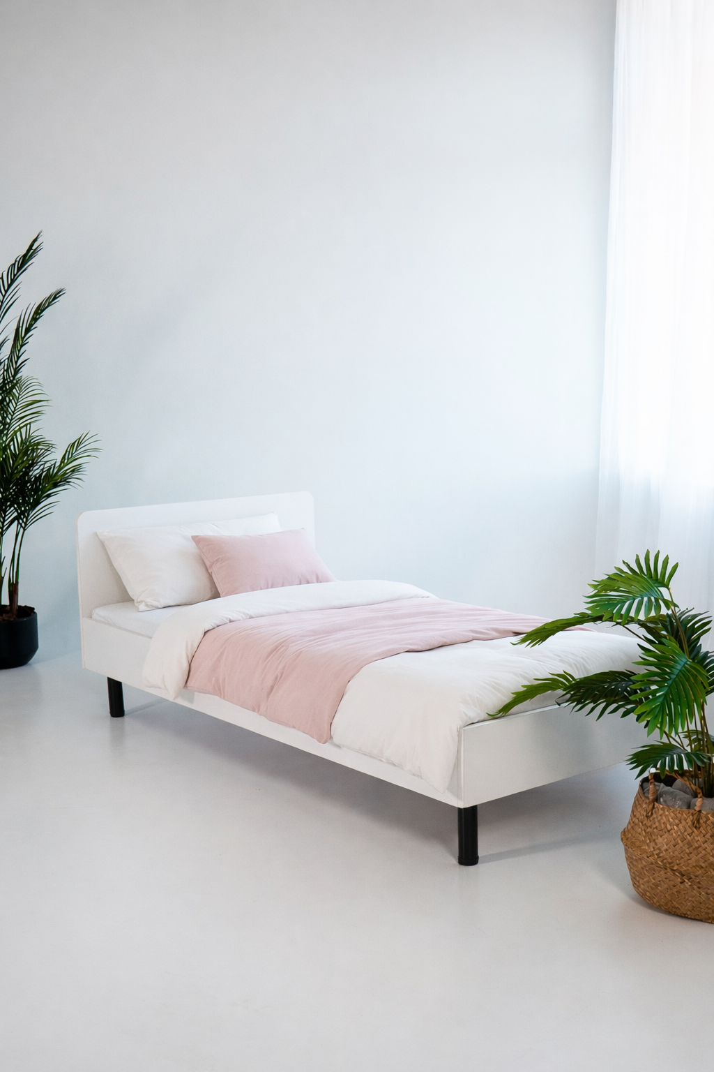 Łóżko 90x200 biały na regulowanych nóżkach