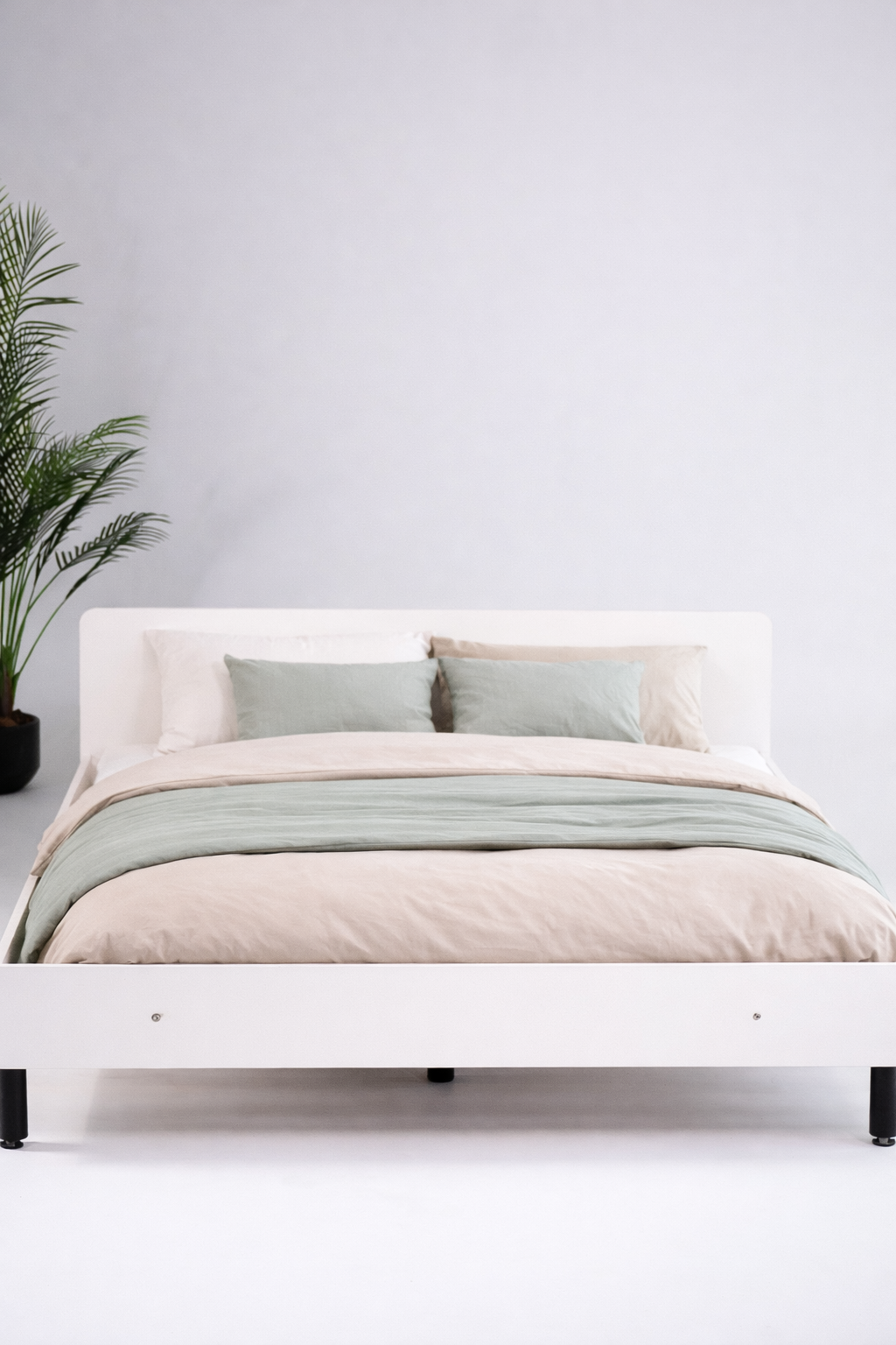 Łóżko 160x200 biały na regulowanych nóżkach