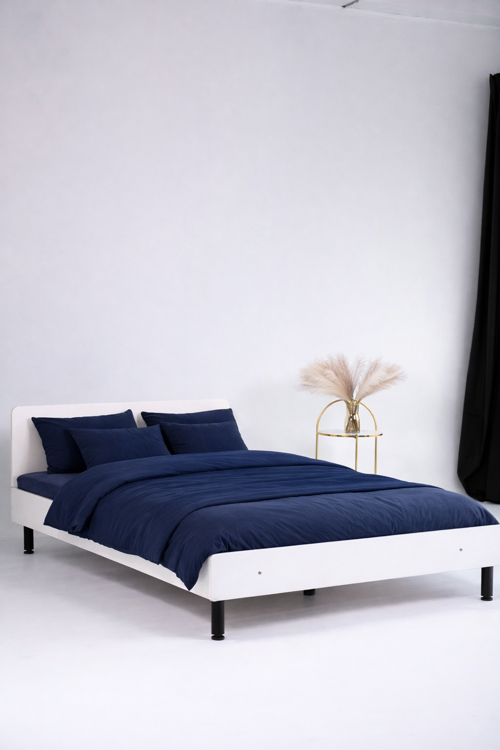 Łóżko 180x200 biały na regulowanych nóżkach