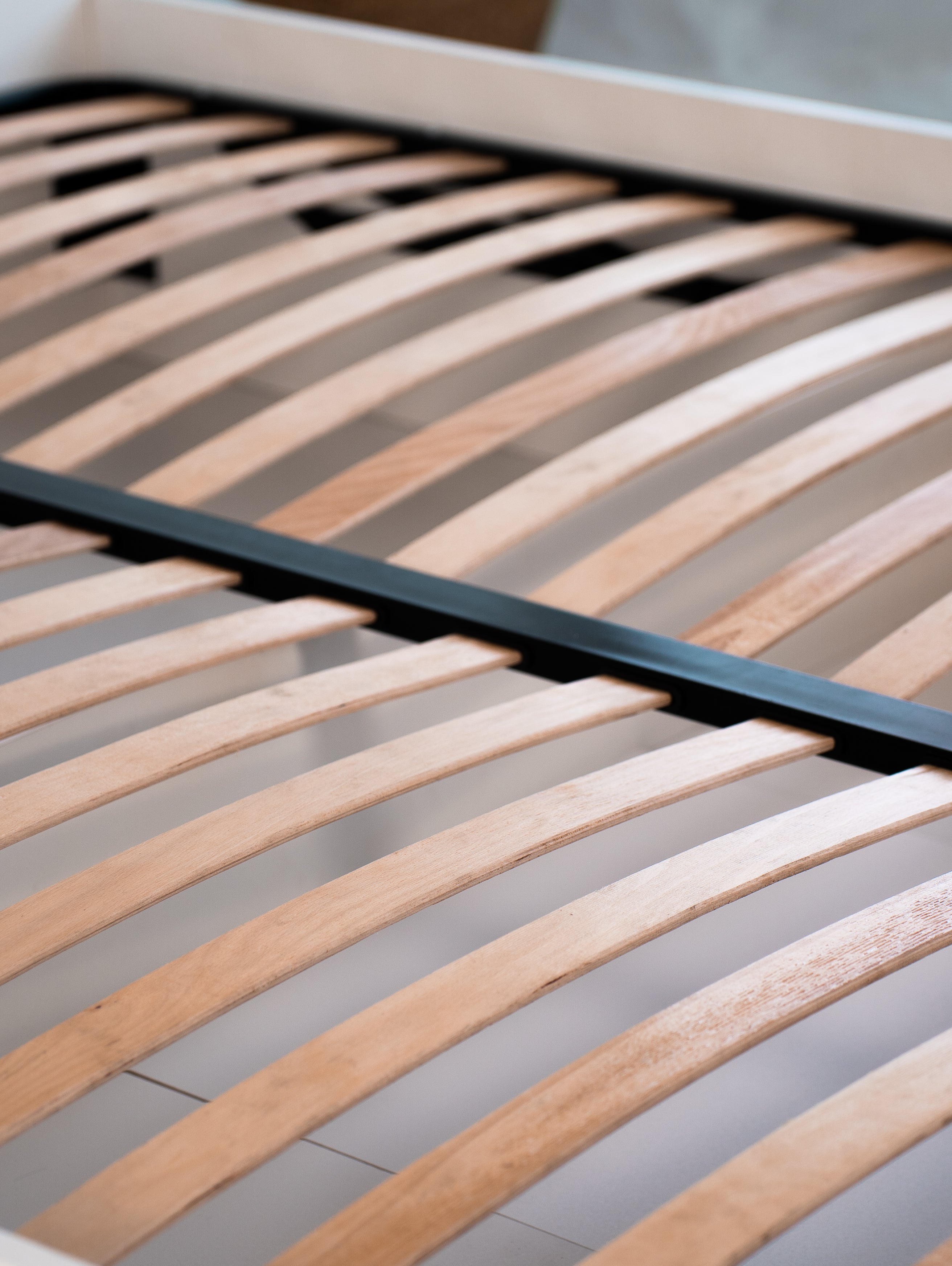 Łóżko 160x200 z podnośnikiem i pojemnikiem na pościel